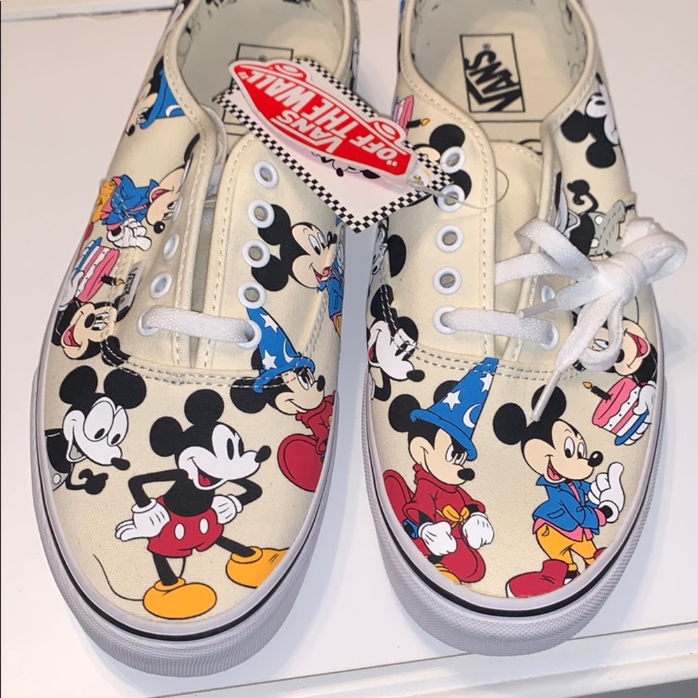 DISNEY VANS